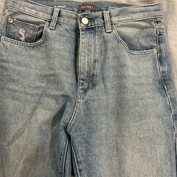 Never worn Lela Slim light wash jeans from DL1961 - Picture 5 of 6